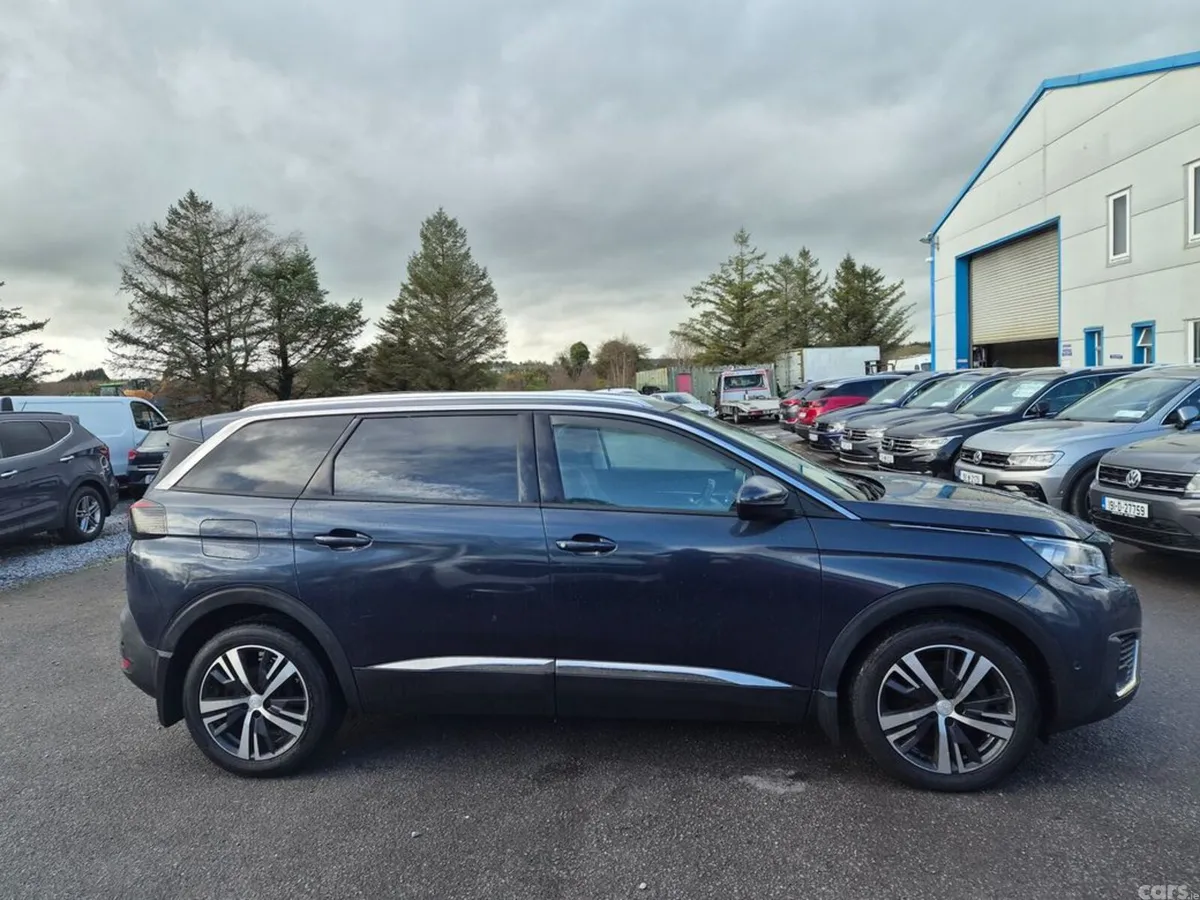 Peugeot 5008 MPV, Diesel, 2019, Blue