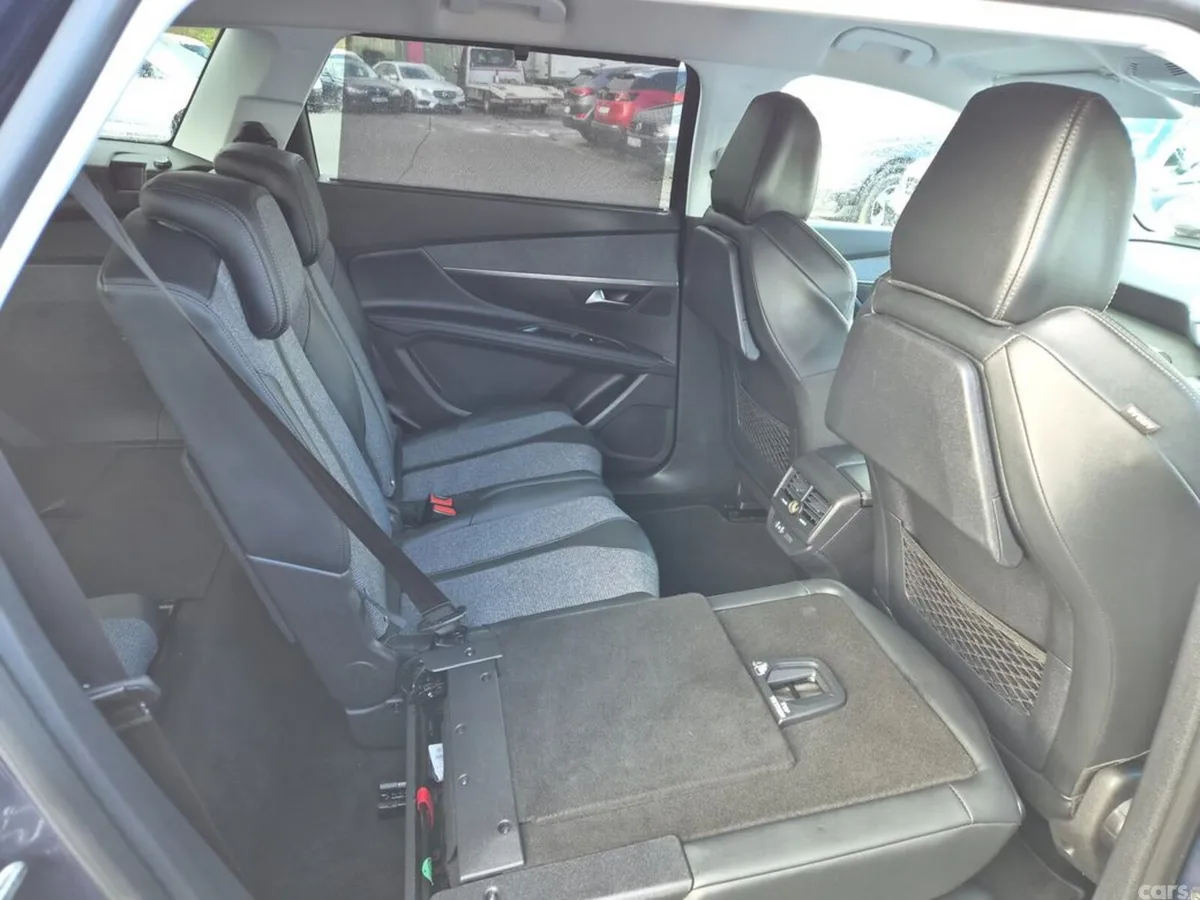 Peugeot 5008 MPV, Diesel, 2019, Blue