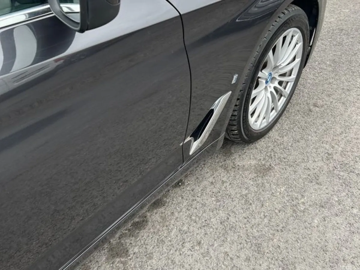 BMW 5-Series Saloon, Petrol Plug-in Hybrid, 2019, Black