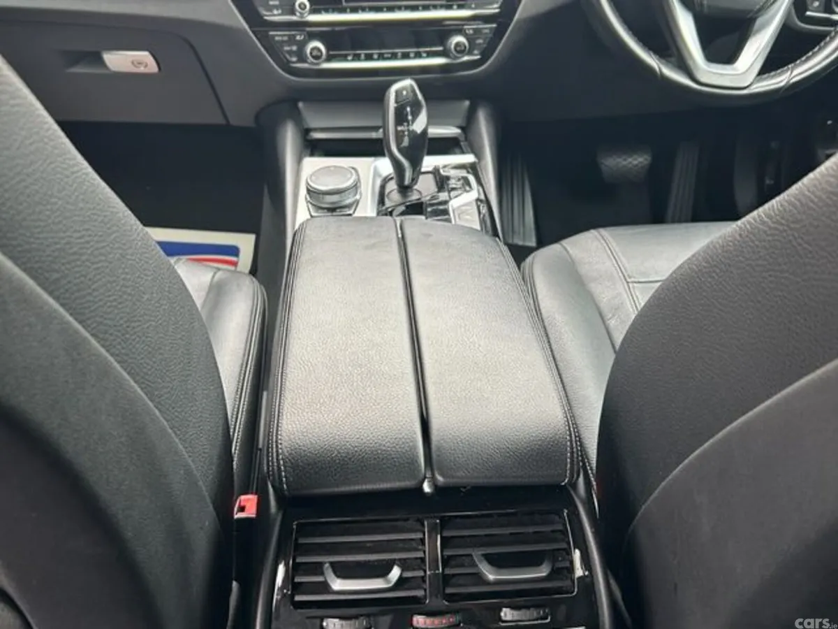 BMW 5-Series Saloon, Petrol Plug-in Hybrid, 2019, Black