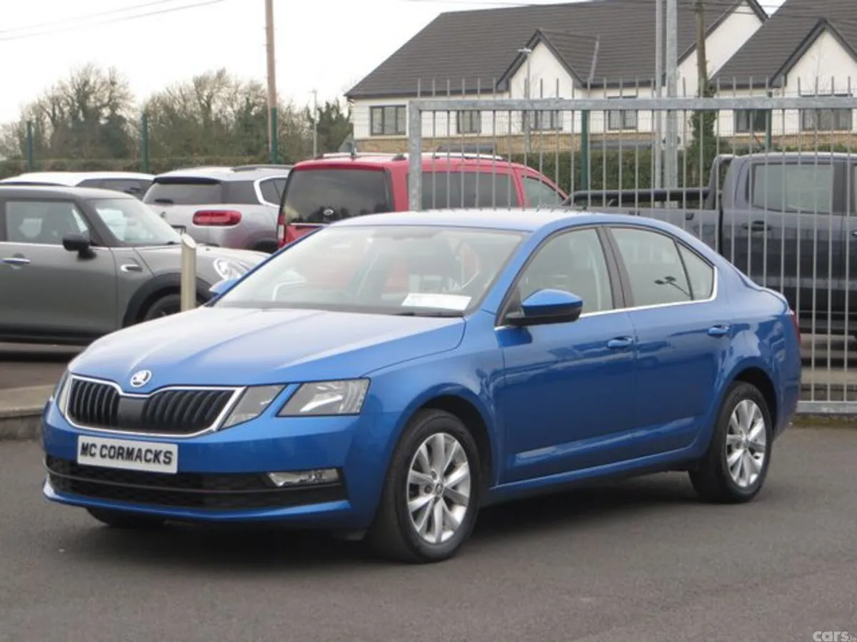 Skoda Octavia Saloon, Petrol, 2020, Blue