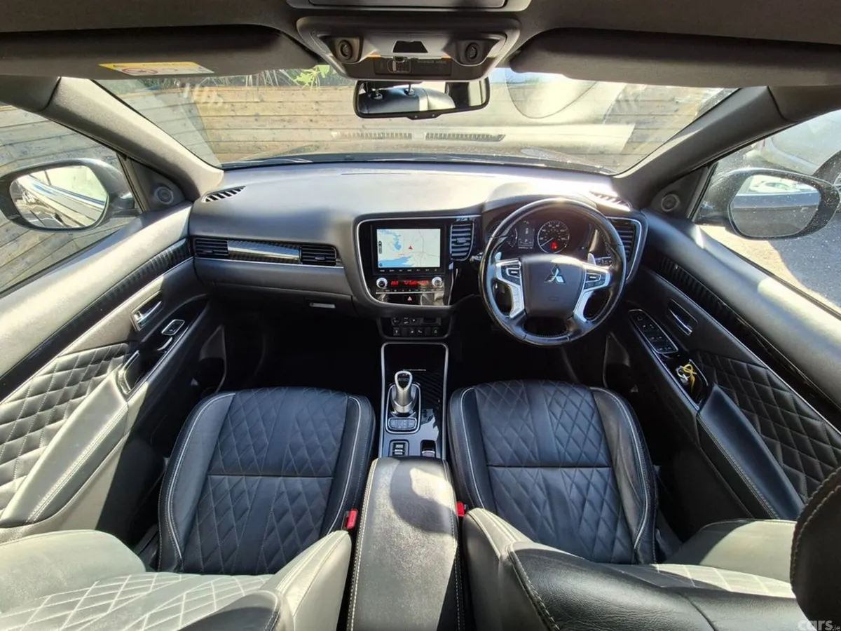 Mitsubishi Outlander Estate, Petrol Plug-in Hybrid, 2021, Black