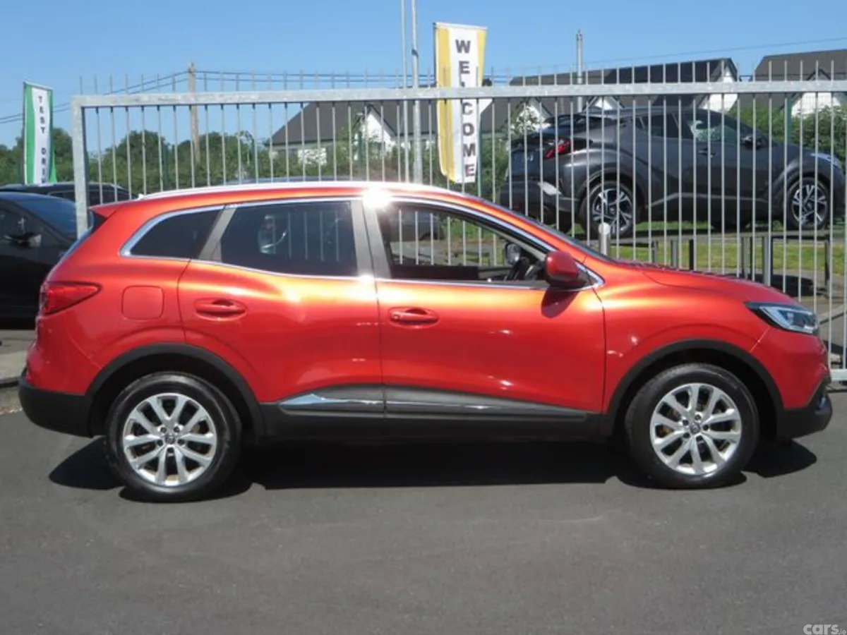 Renault Kadjar Hatchback, Petrol, 2018, Red