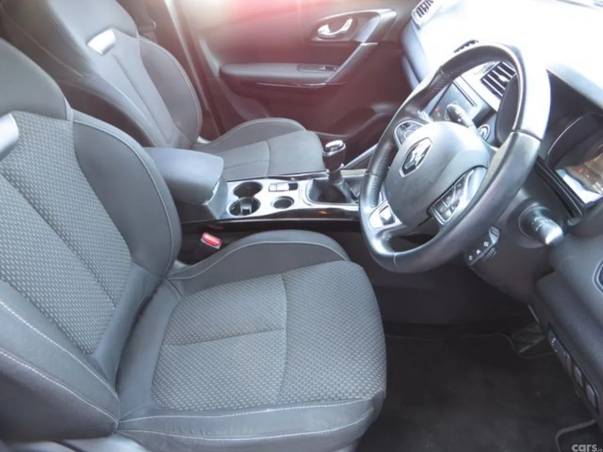 Renault Kadjar Hatchback, Petrol, 2018, Red