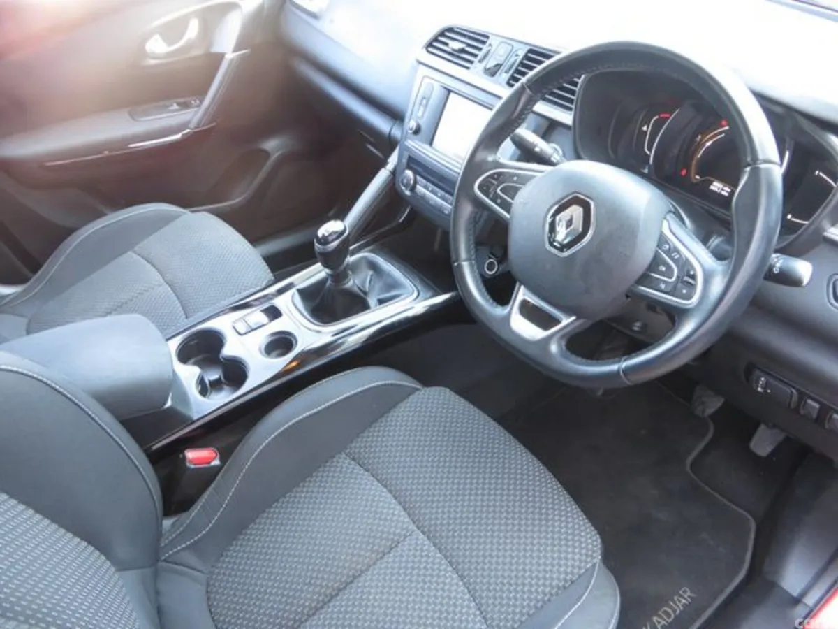 Renault Kadjar Hatchback, Petrol, 2018, Red