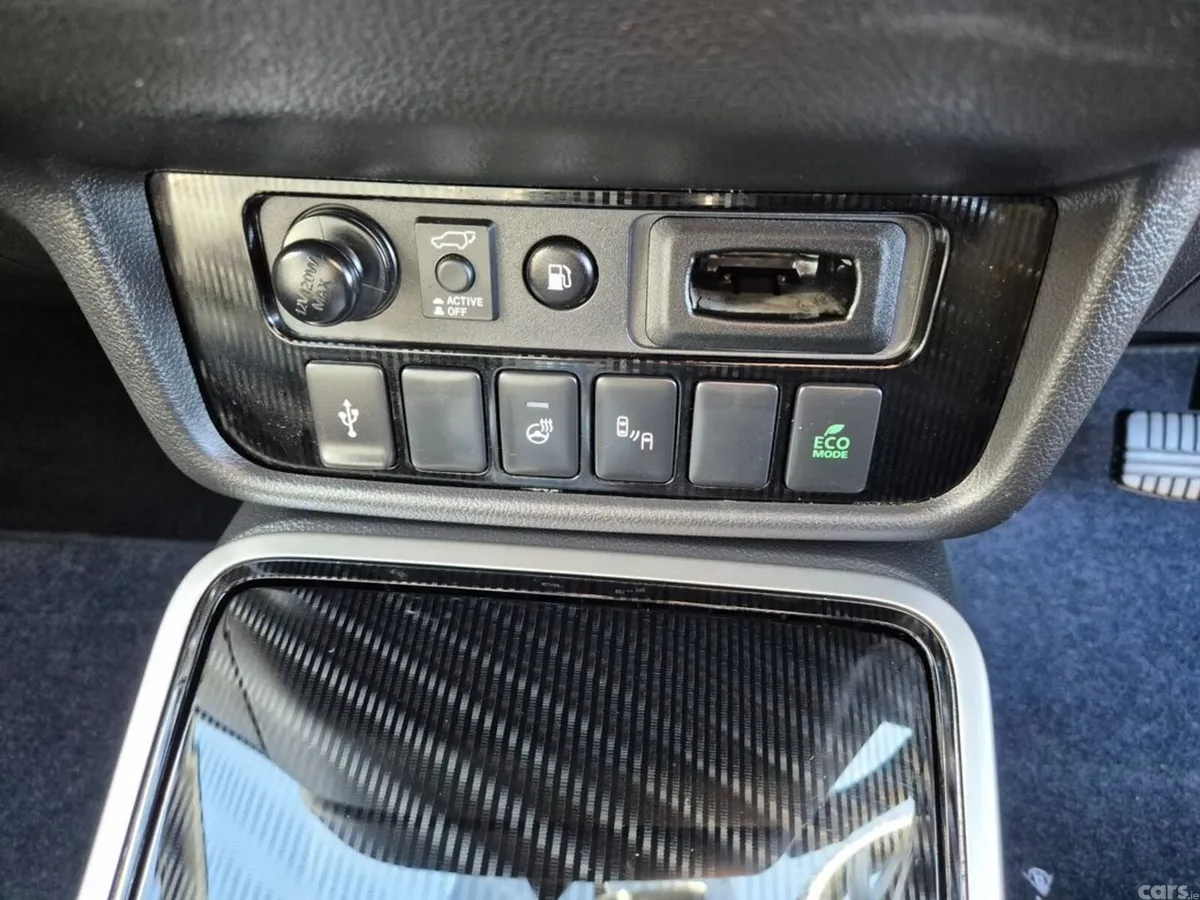 Mitsubishi Outlander Estate, Petrol Plug-in Hybrid, 2021, Black