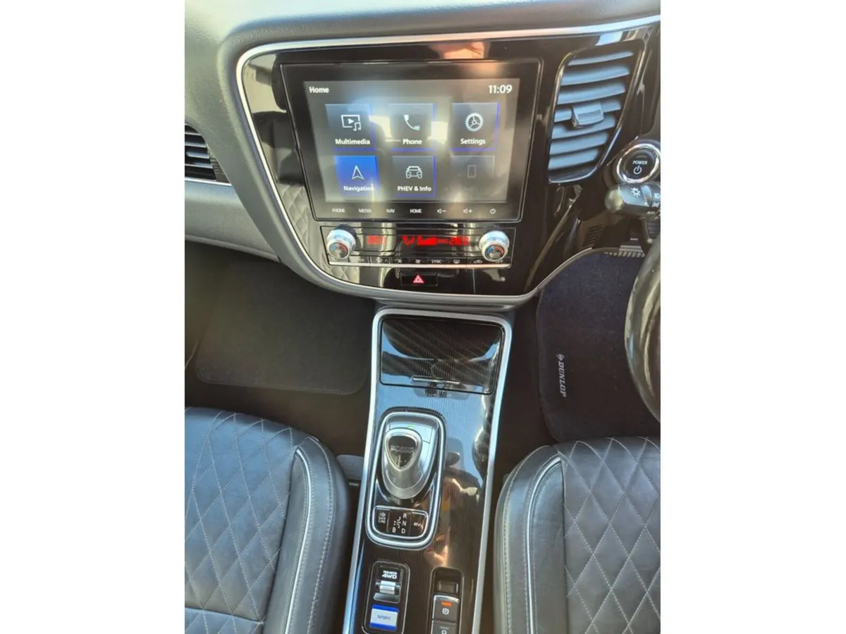 Mitsubishi Outlander Estate, Petrol Plug-in Hybrid, 2021, Black