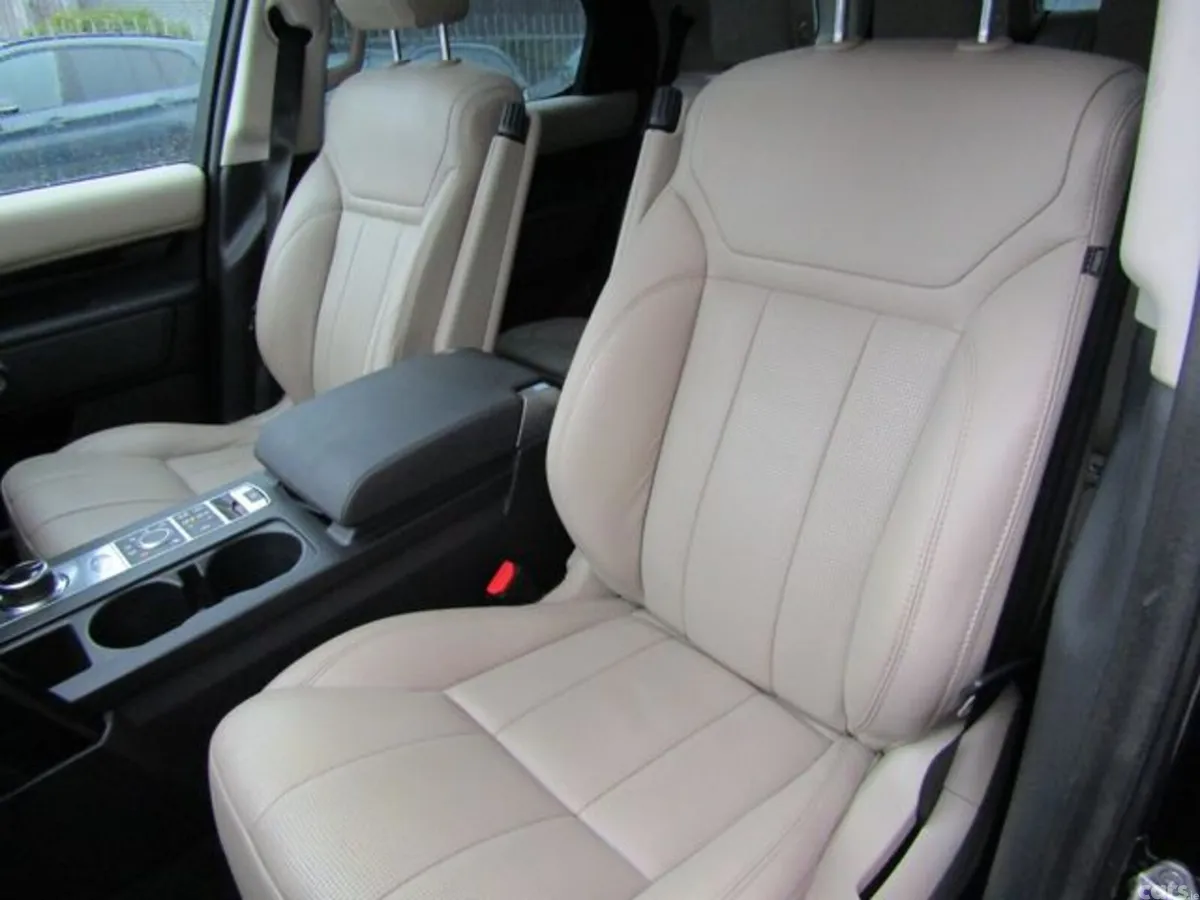 Land Rover Discovery Estate, Diesel, 2017, Black