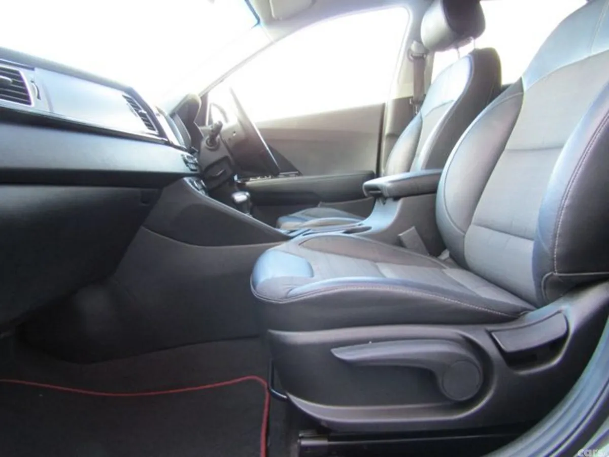 Kia Niro Estate, Petrol Hybrid, 2019, Grey