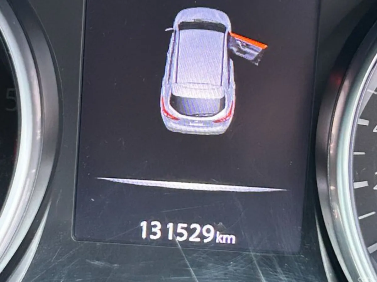 Nissan Qashqai MPV, Diesel, 2019, Red