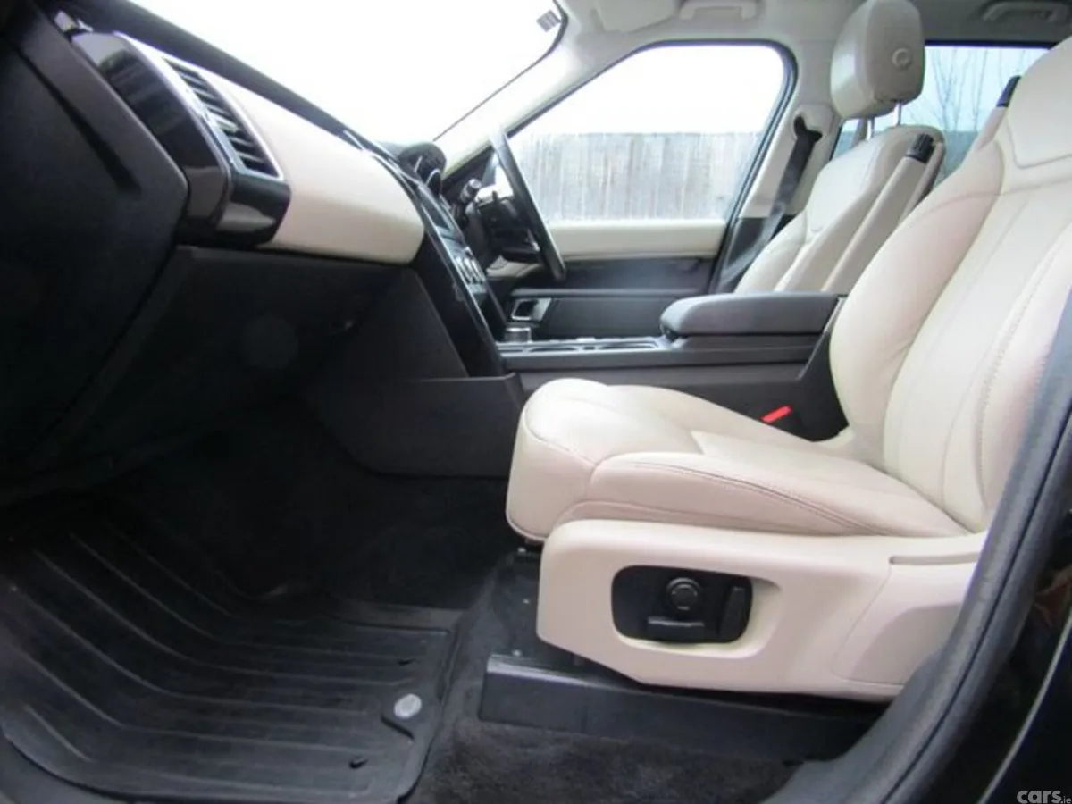 Land Rover Discovery Estate, Diesel, 2017, Black