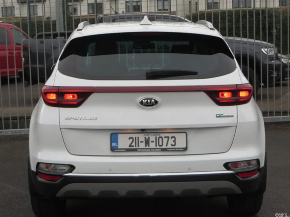 Kia Sportage MPV, Diesel Hybrid, 2021, White