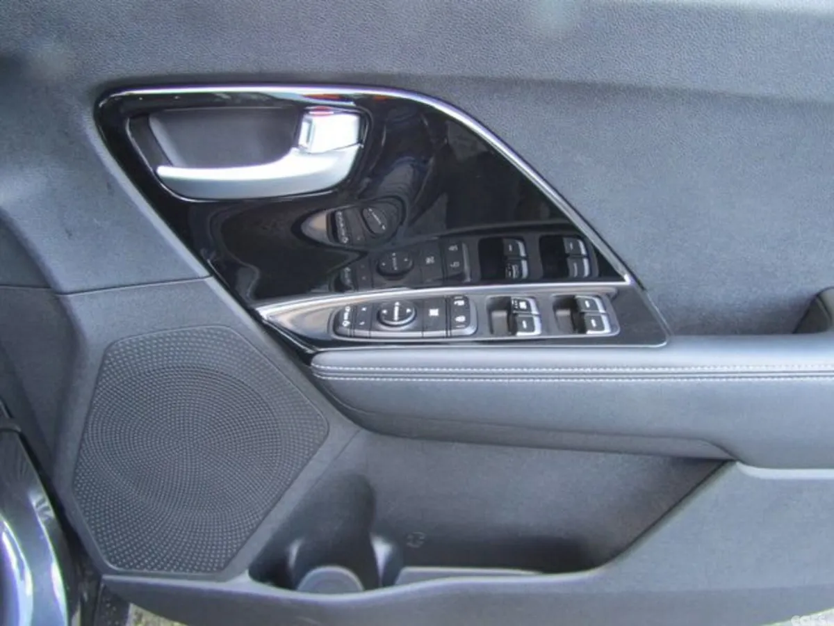 Kia Niro Estate, Petrol Hybrid, 2019, Grey