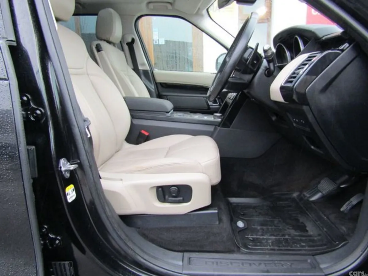 Land Rover Discovery Estate, Diesel, 2017, Black