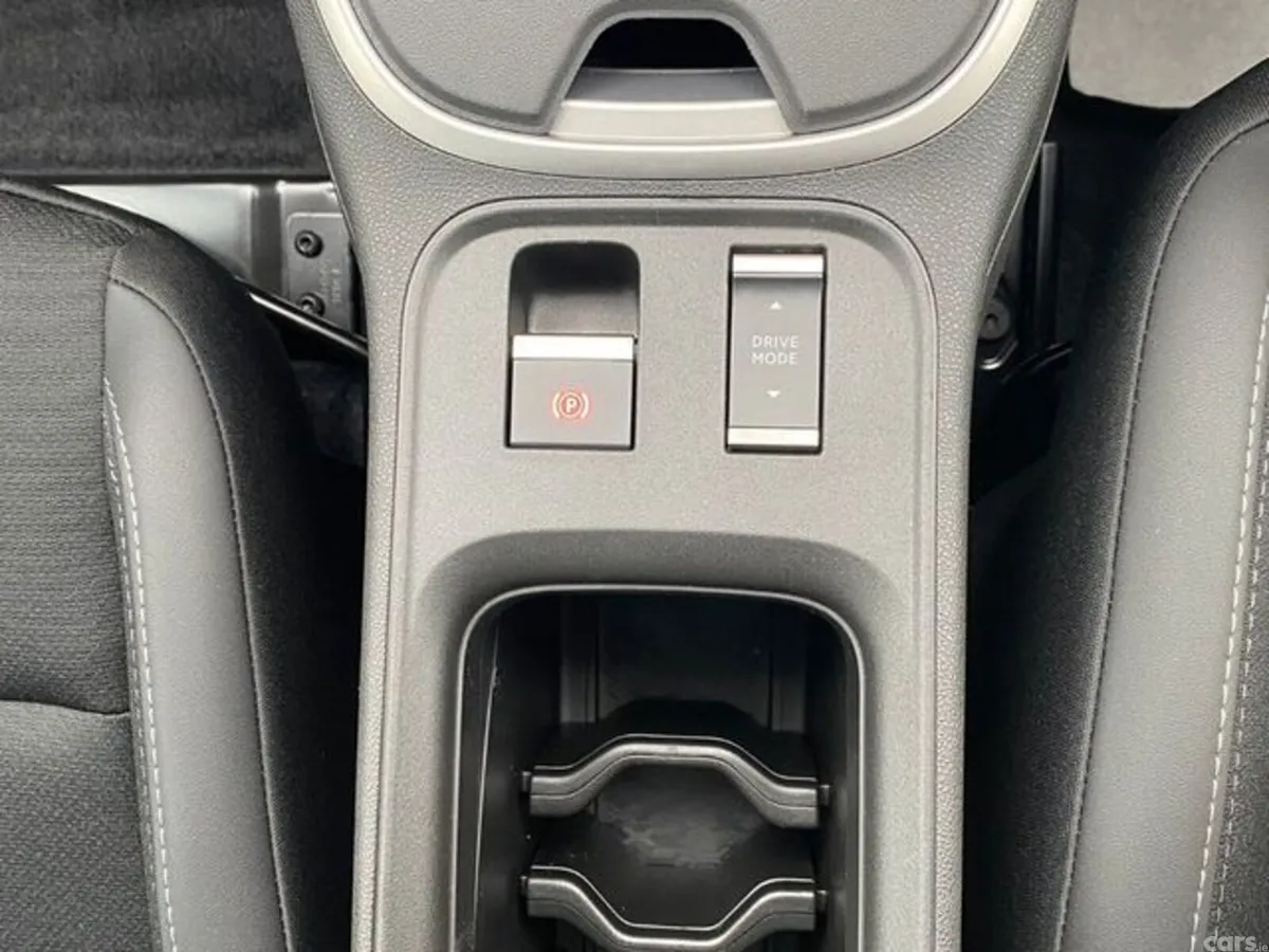 Jeep Avenger SUV, Petrol Hybrid, 2027, Grey