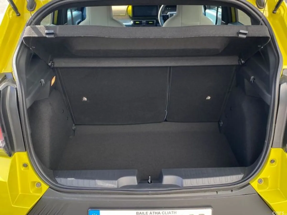 Fiat Grande Panda Hatchback, Petrol Hybrid, 2026, Yellow