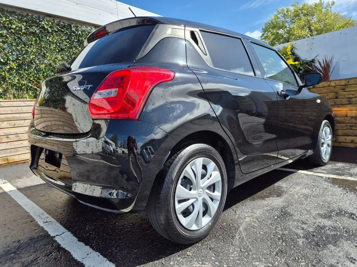 Suzuki Swift Hatchback, Petrol, 2023, Black
