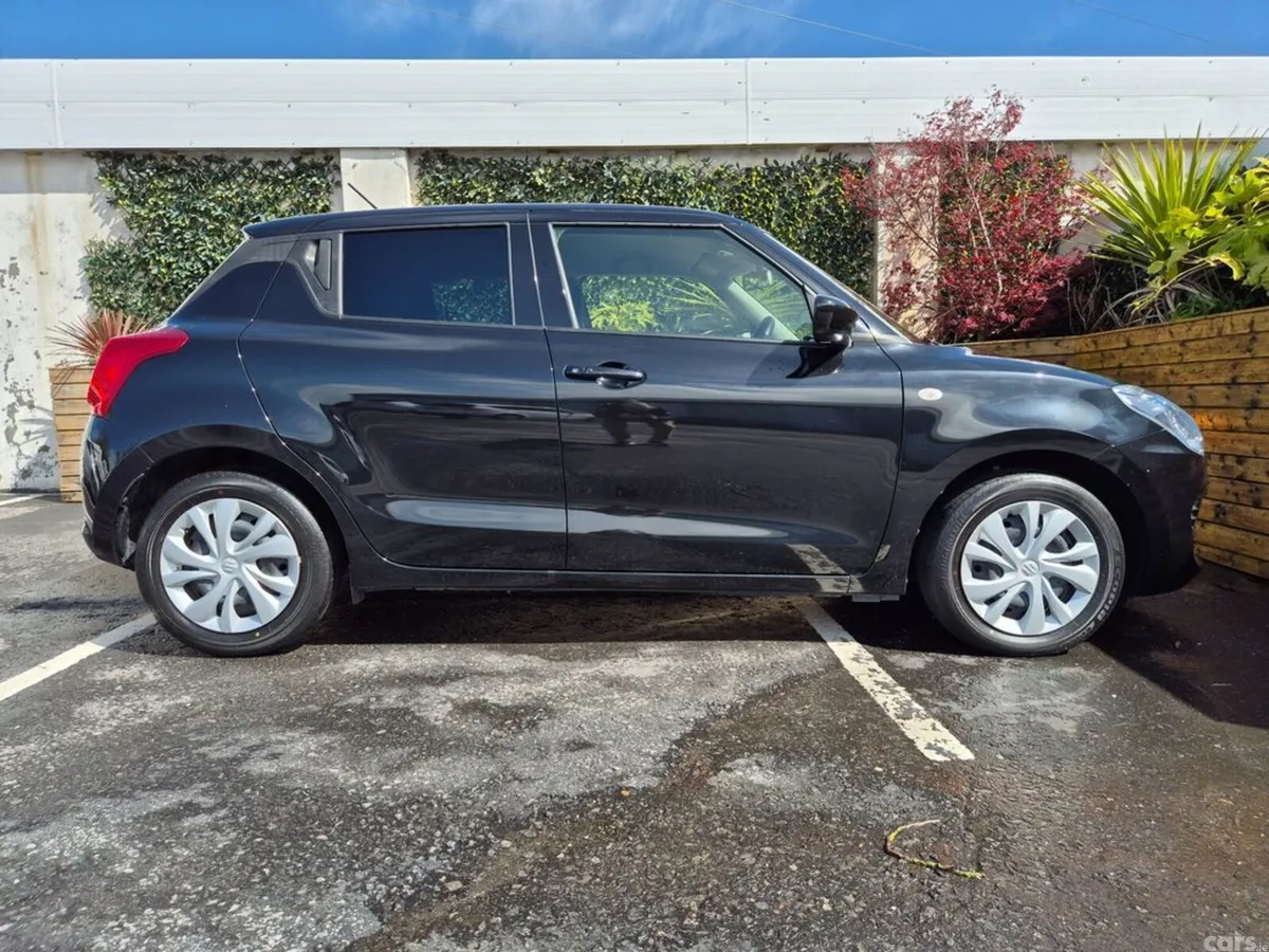 Suzuki Swift Hatchback, Petrol, 2023, Black