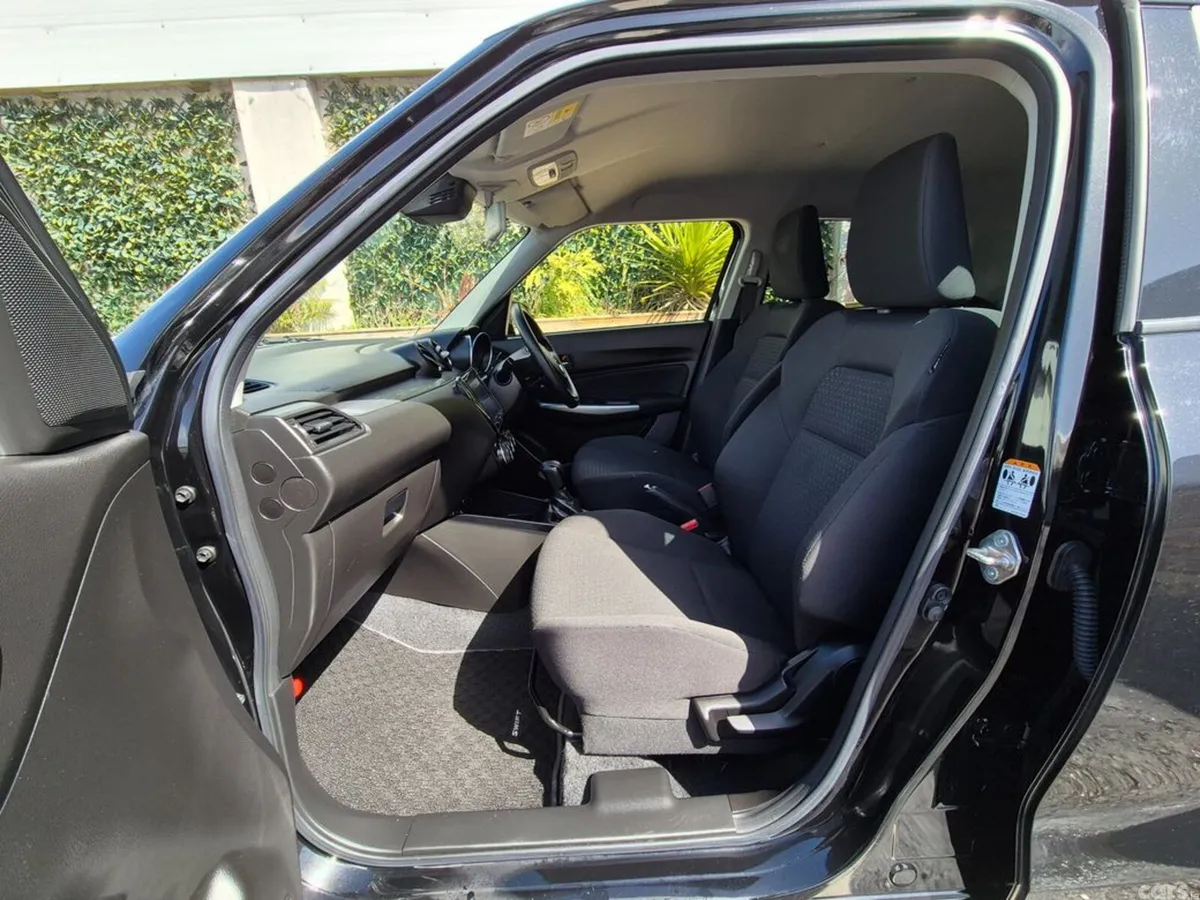 Suzuki Swift Hatchback, Petrol, 2023, Black