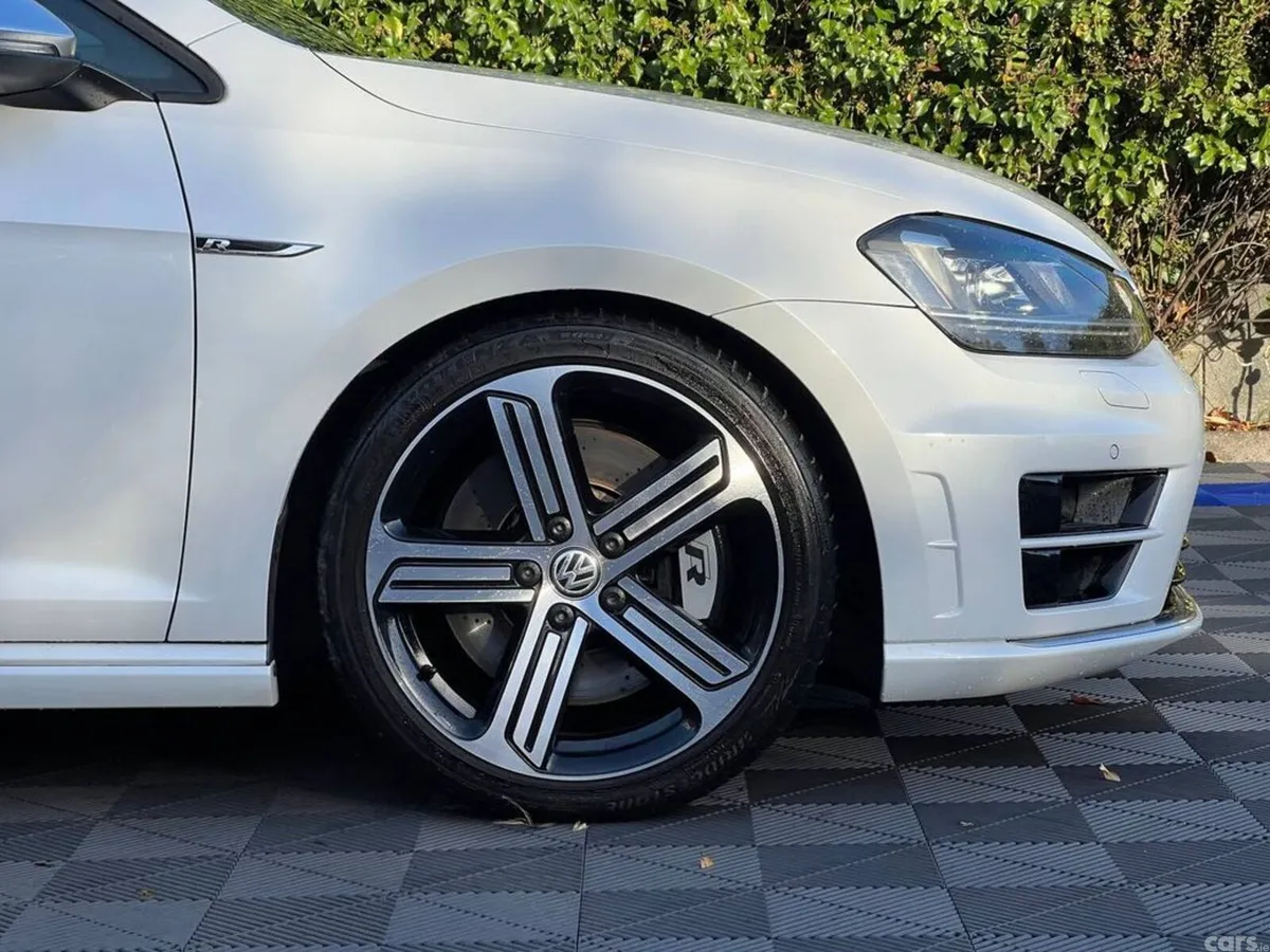 Volkswagen Golf Hatchback, Petrol, 2014, White