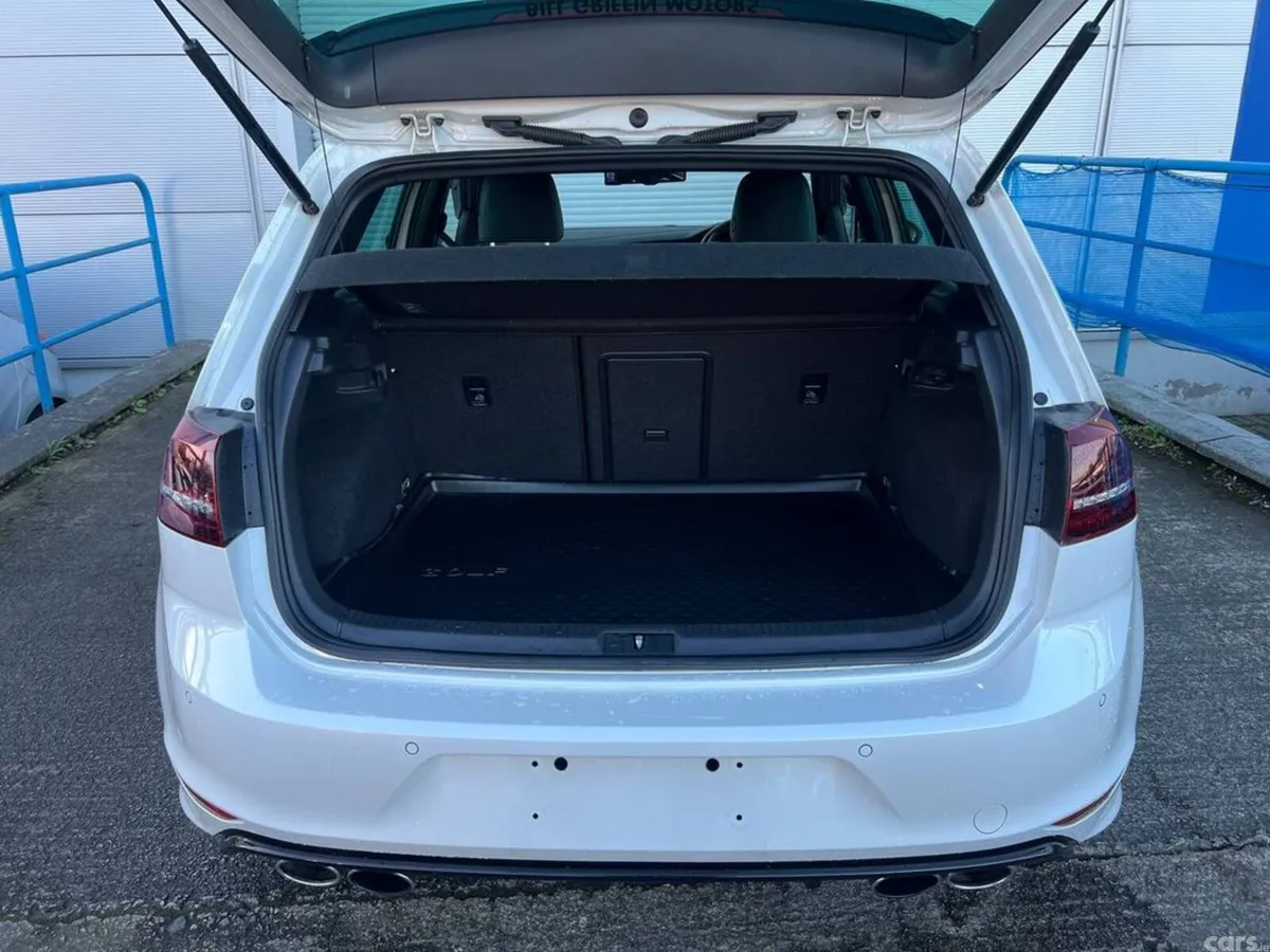 Volkswagen Golf Hatchback, Petrol, 2014, White