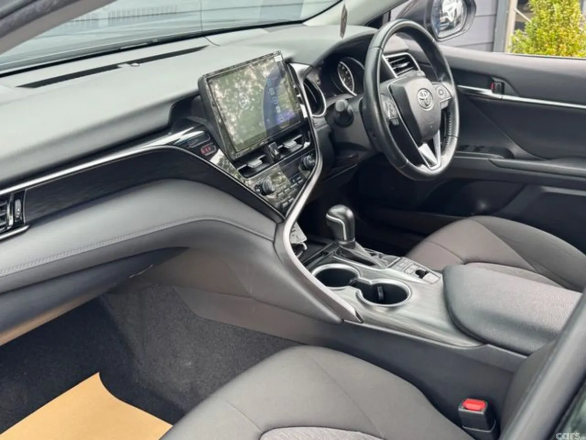 Toyota Camry Saloon, Petrol Hybrid, 2021, Black