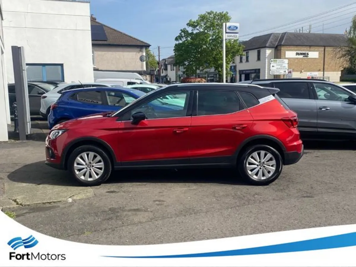 SEAT Arona Hatchback, Petrol, 2019, Red