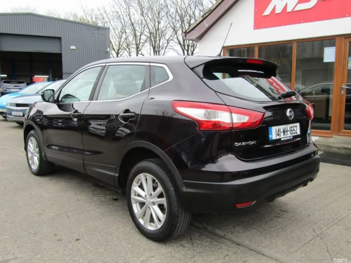 Nissan Qashqai Hatchback, Diesel, 2014, Black