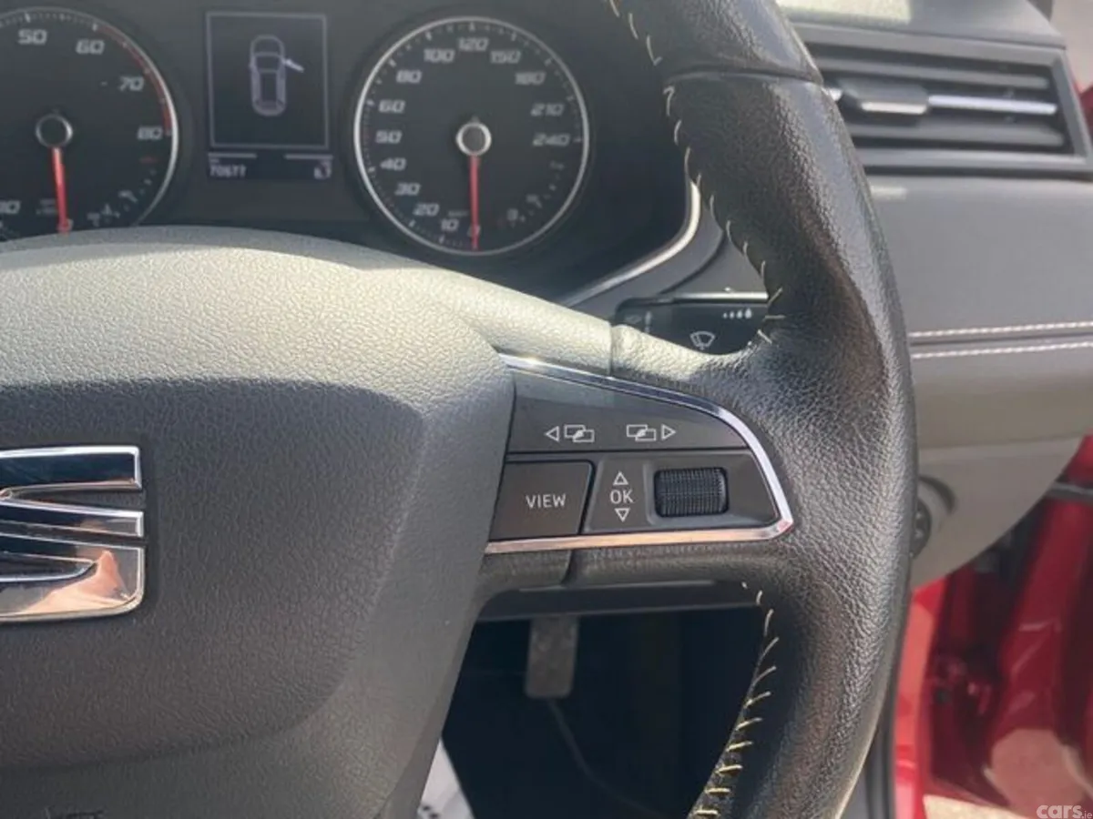 SEAT Arona Hatchback, Petrol, 2019, Red
