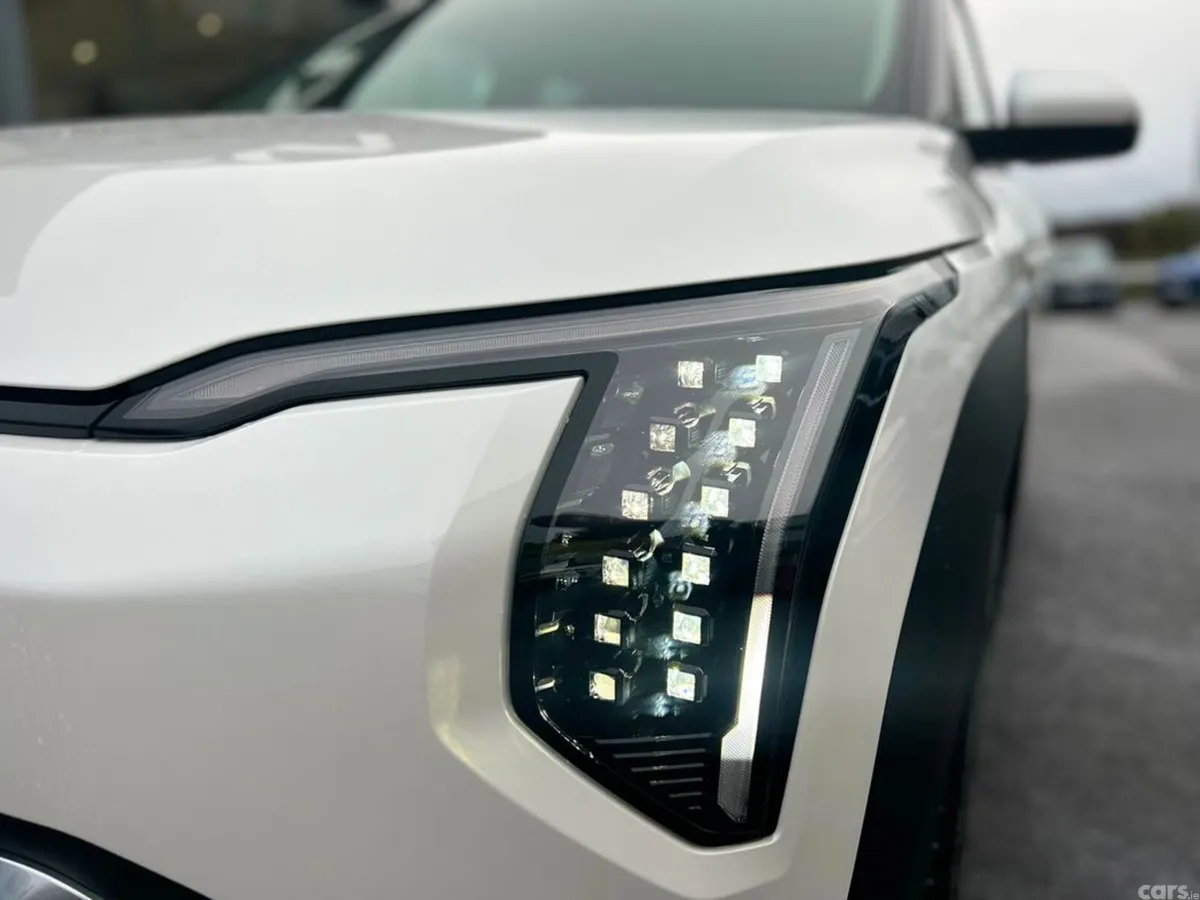 Kia EV3 SUV, Electric, 2027, White