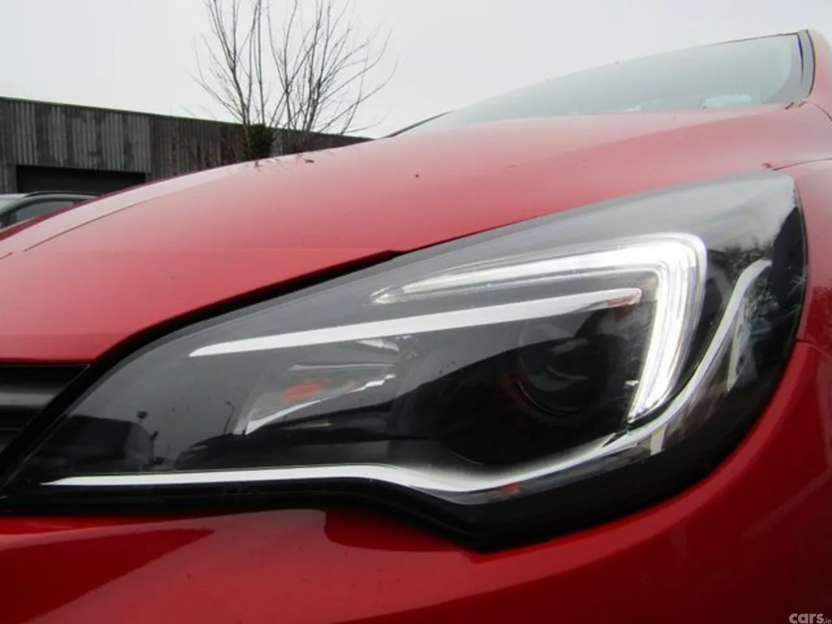 Opel Astra Hatchback, Petrol, 2017, Red