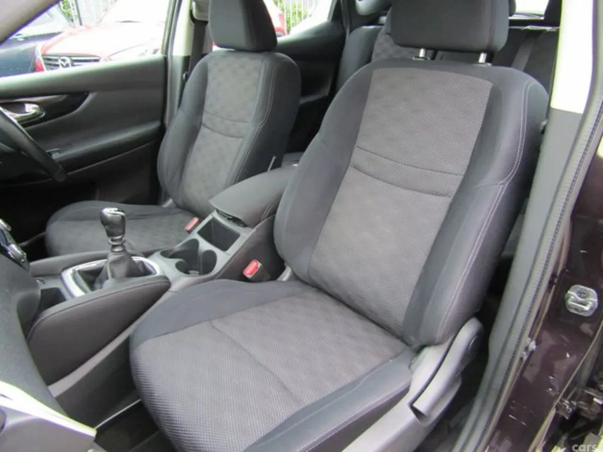 Nissan Qashqai Hatchback, Diesel, 2014, Black