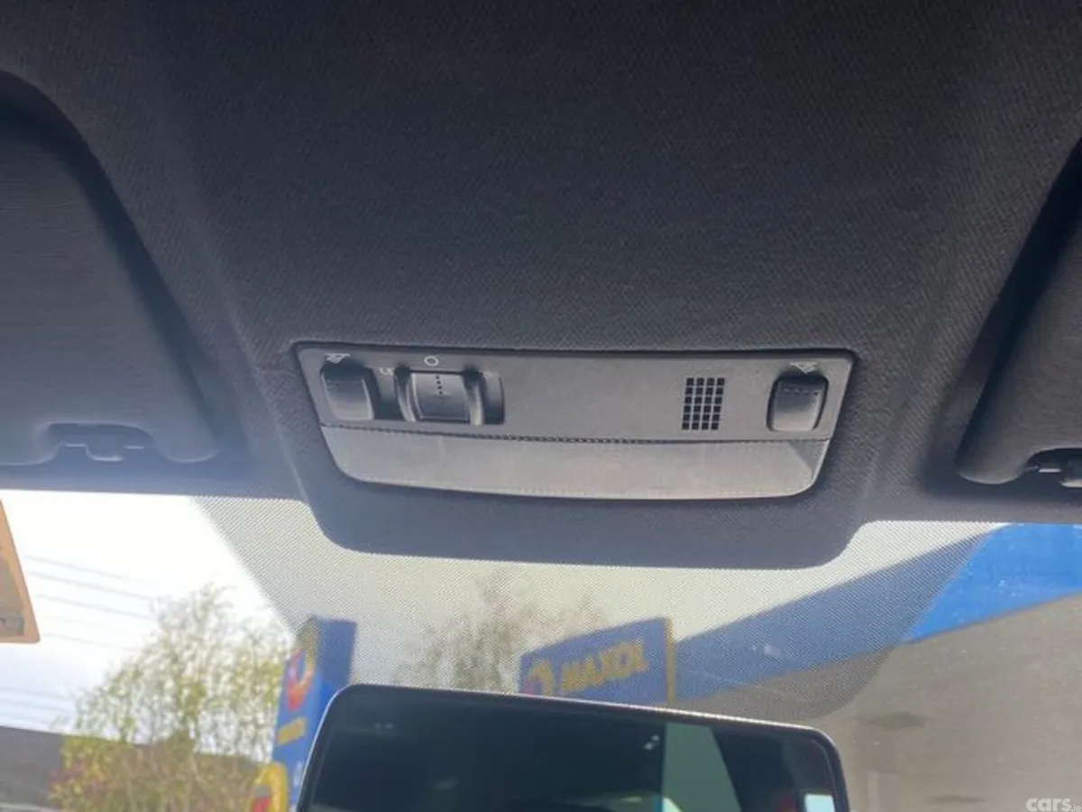 SEAT Arona Hatchback, Petrol, 2019, Red