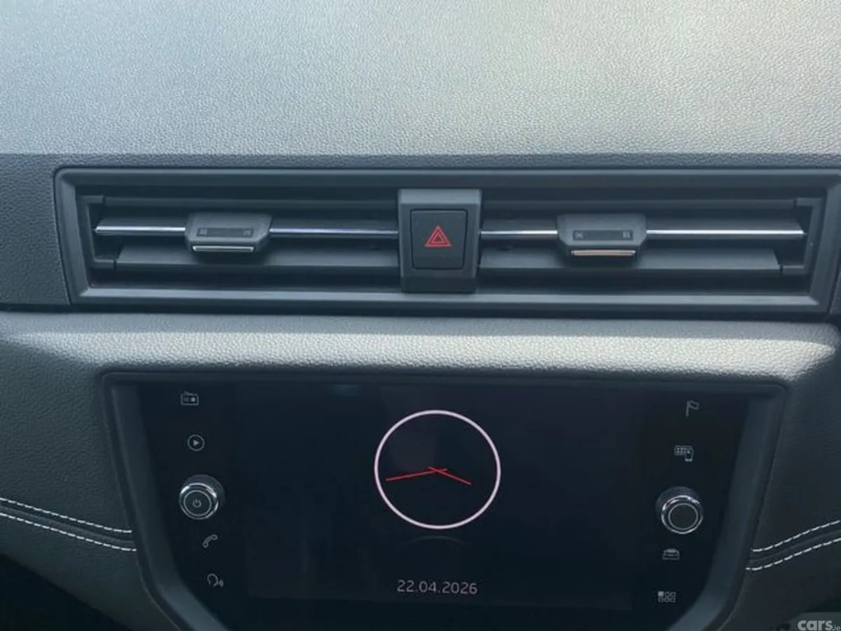 SEAT Arona Hatchback, Petrol, 2019, Red