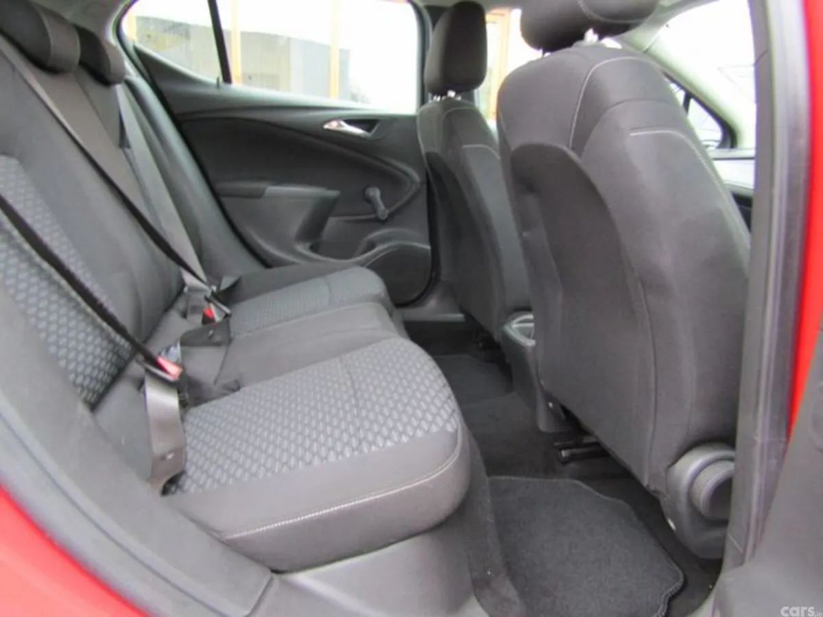 Opel Astra Hatchback, Petrol, 2017, Red