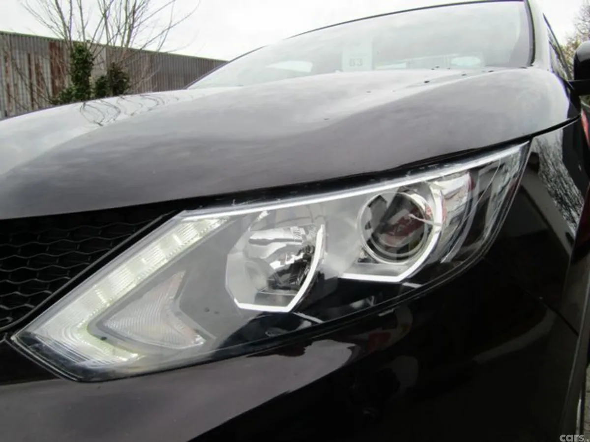 Nissan Qashqai Hatchback, Diesel, 2014, Black