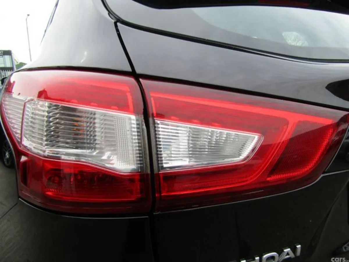 Nissan Qashqai Hatchback, Diesel, 2014, Black