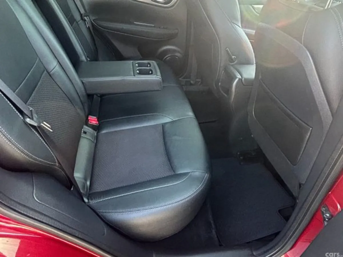 Nissan Qashqai SUV, Petrol, 2019, Red