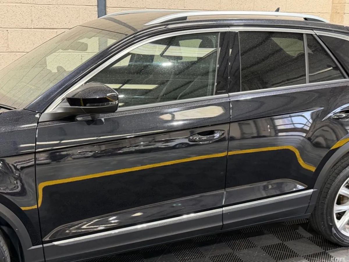 Volkswagen T-Roc SUV, Diesel, 2021, Black