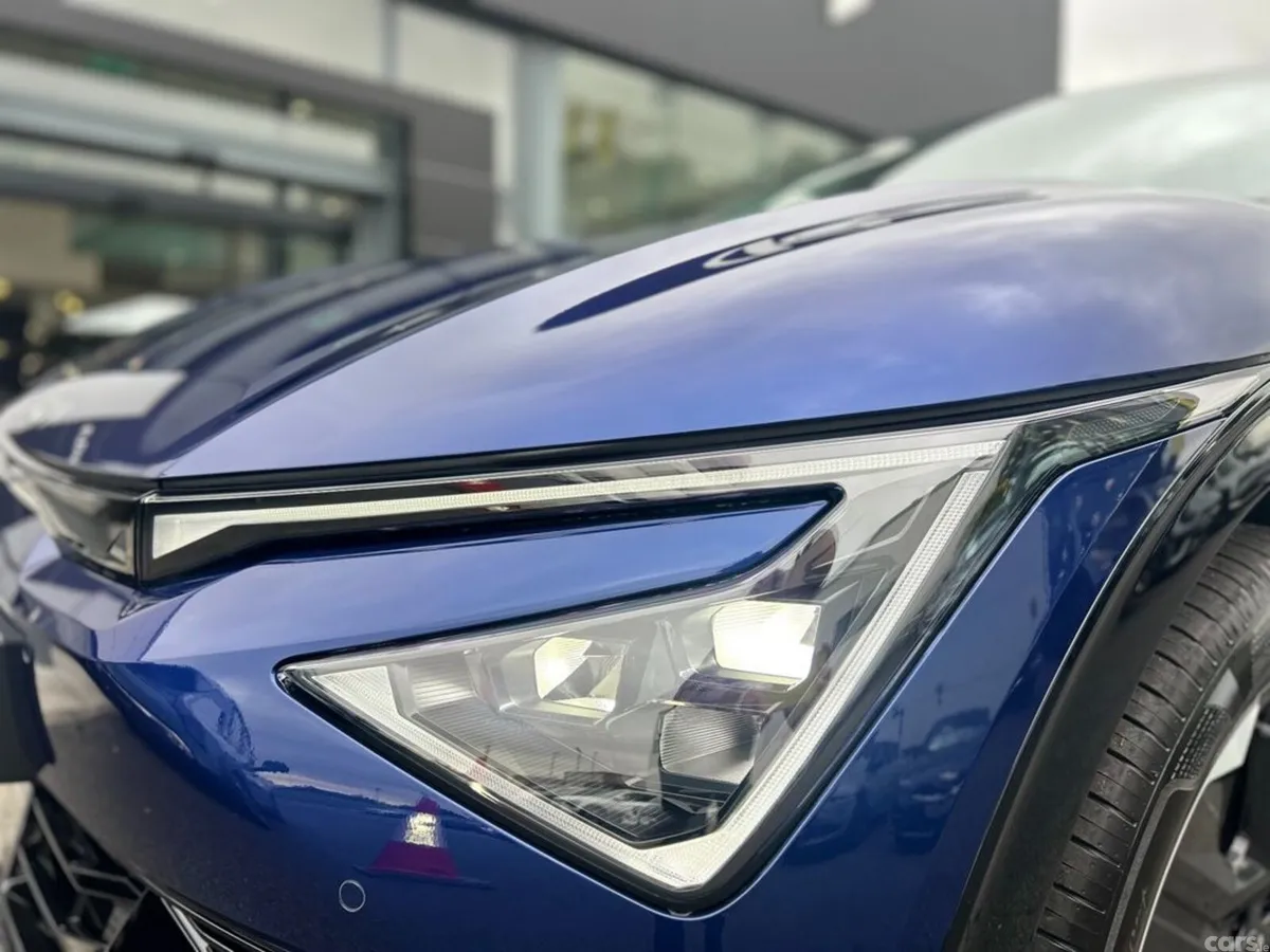 Kia EV6 SUV, Electric, 2027, Blue