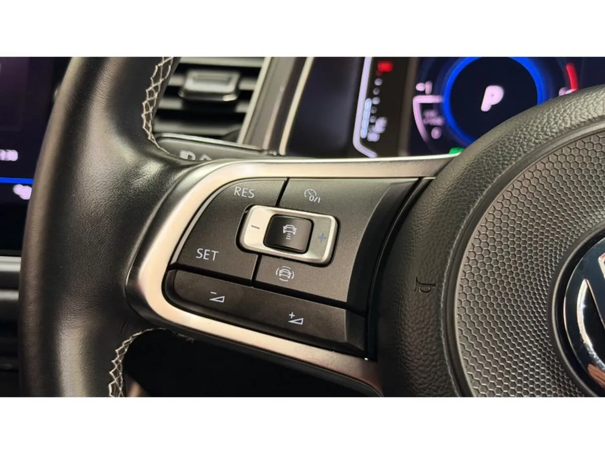 Volkswagen T-Roc SUV, Diesel, 2021, Blue