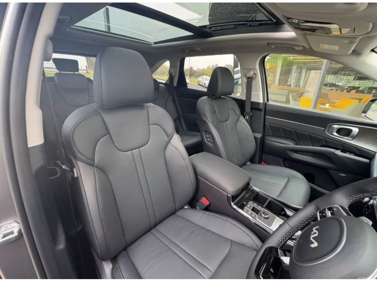 Kia Sorento SUV, Petrol Plug-in Hybrid, 2026, Grey