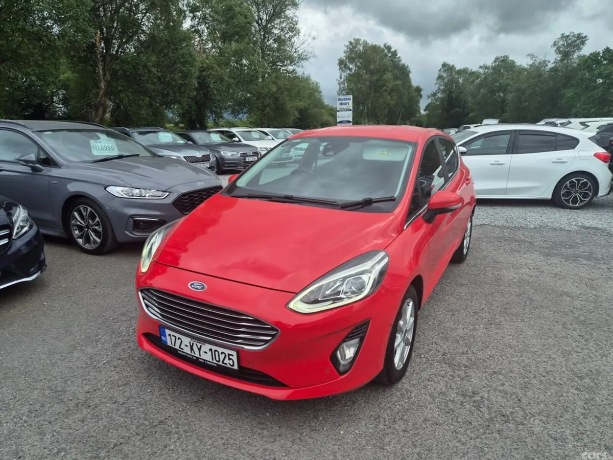 Ford Fiesta Hatchback, Petrol, 2017, Red