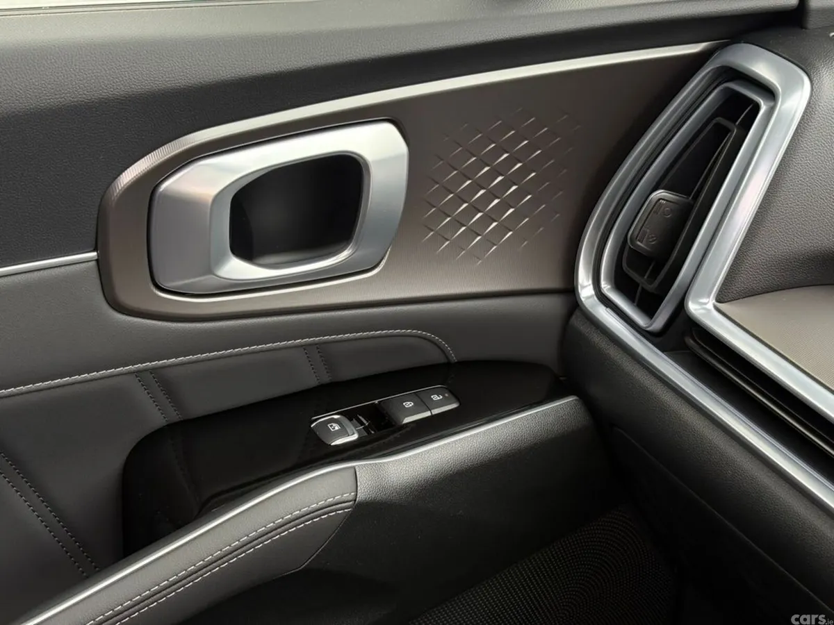 Kia Sorento SUV, Diesel, 2027, Grey