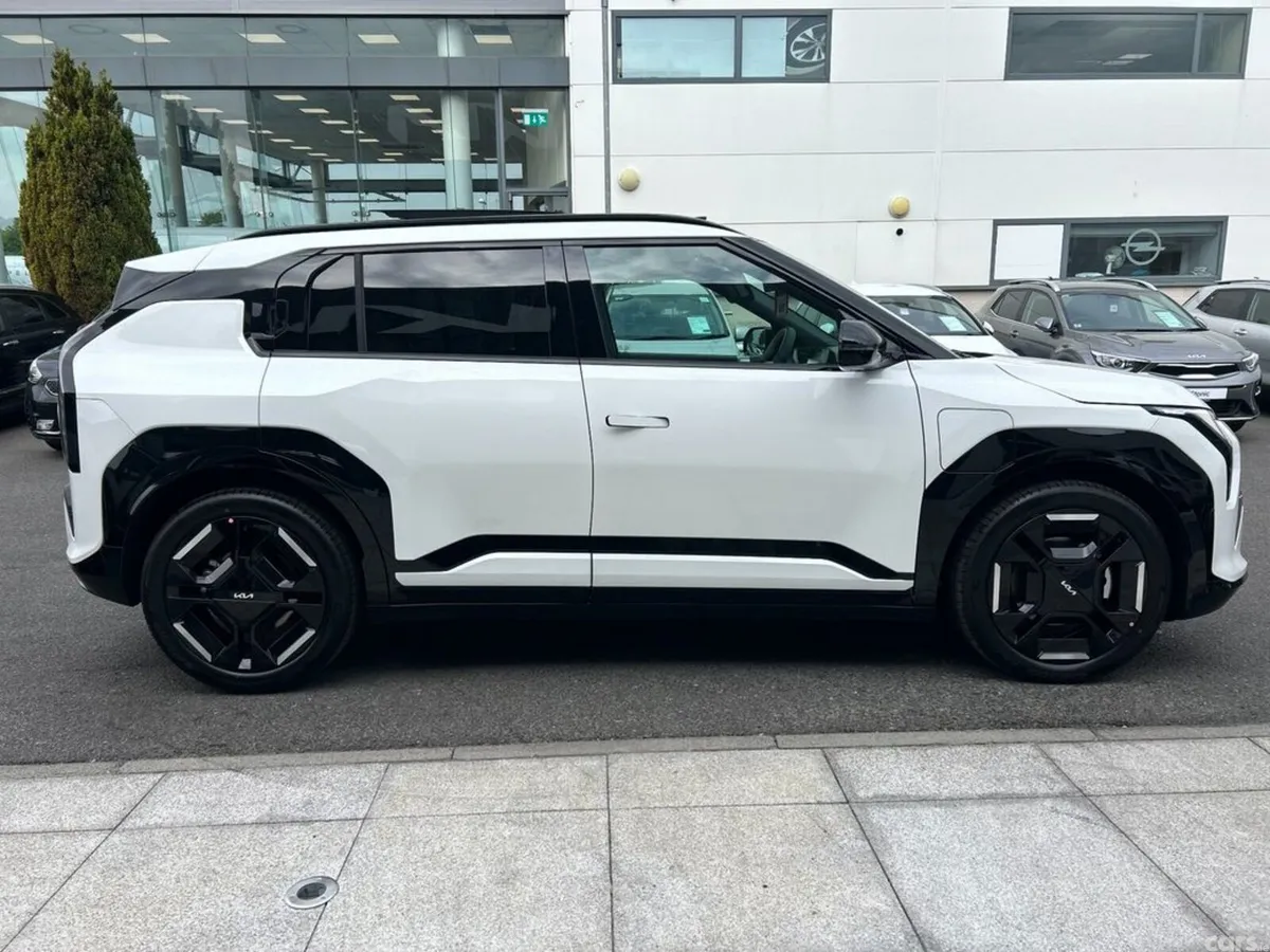 Kia EV3 SUV, Electric, 2027, White
