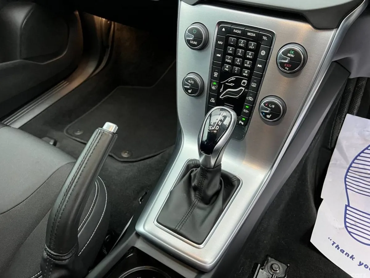Volvo V40 Hatchback, Diesel, 2018, Silver
