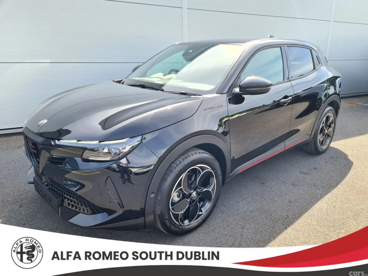 Alfa Romeo Junior Hatchback, Electric, 2027, Black
