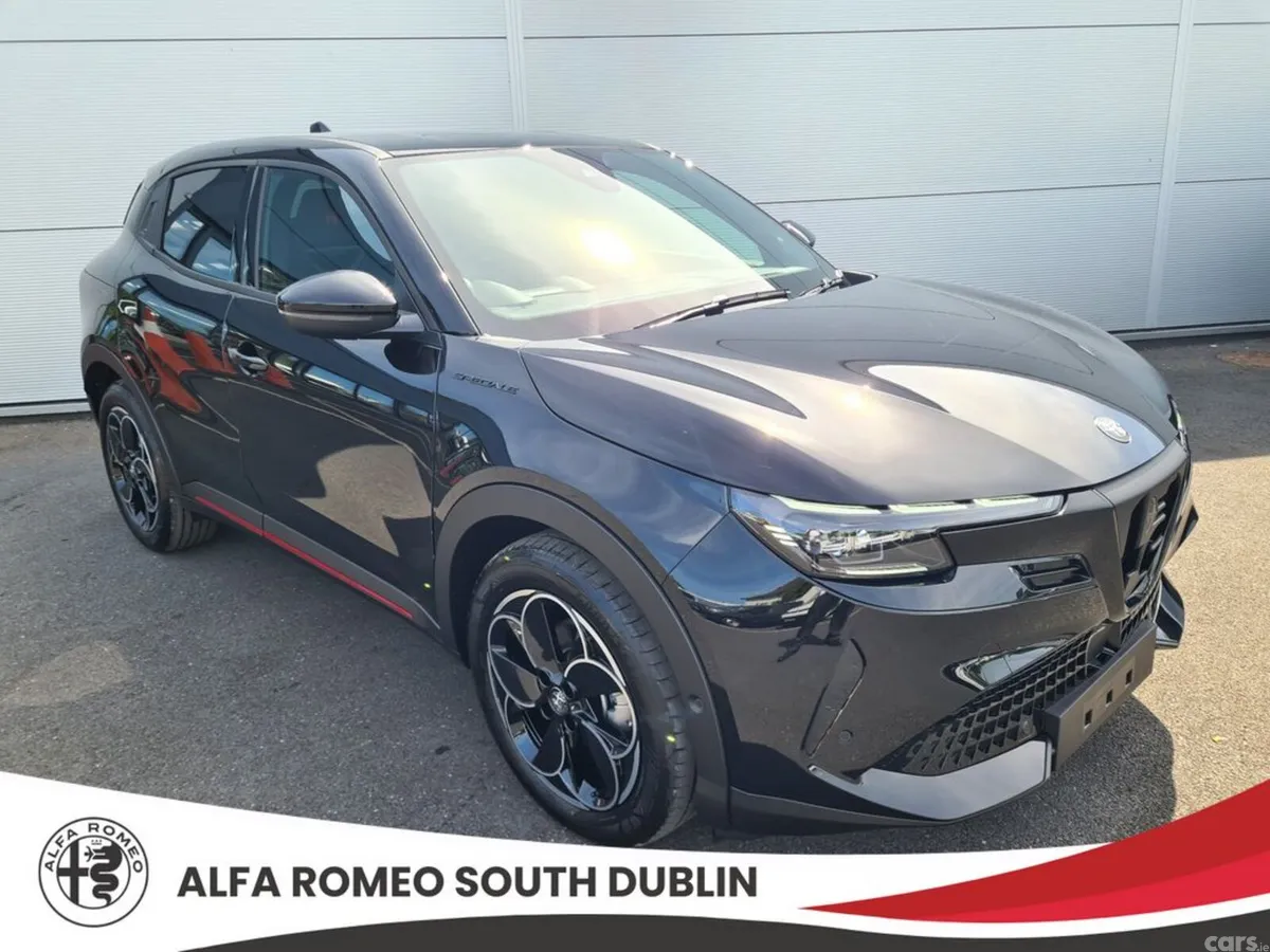 Alfa Romeo Junior Hatchback, Electric, 2027, Black