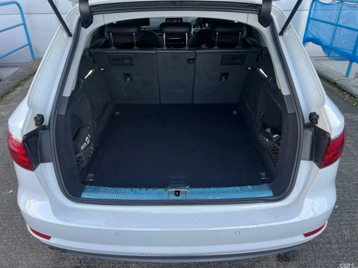 Audi A4 Estate, Petrol, 2017, White