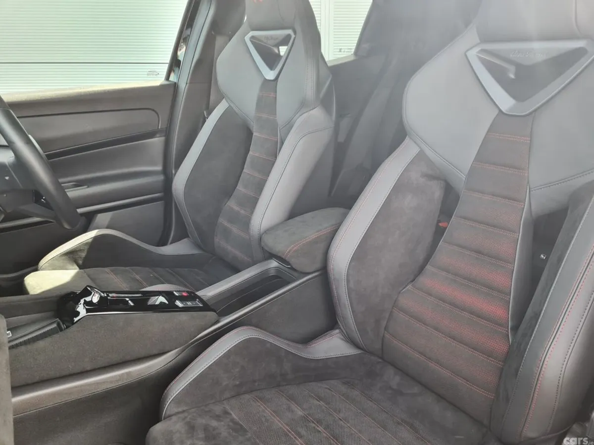 Alfa Romeo Junior Hatchback, Electric, 2027, Black